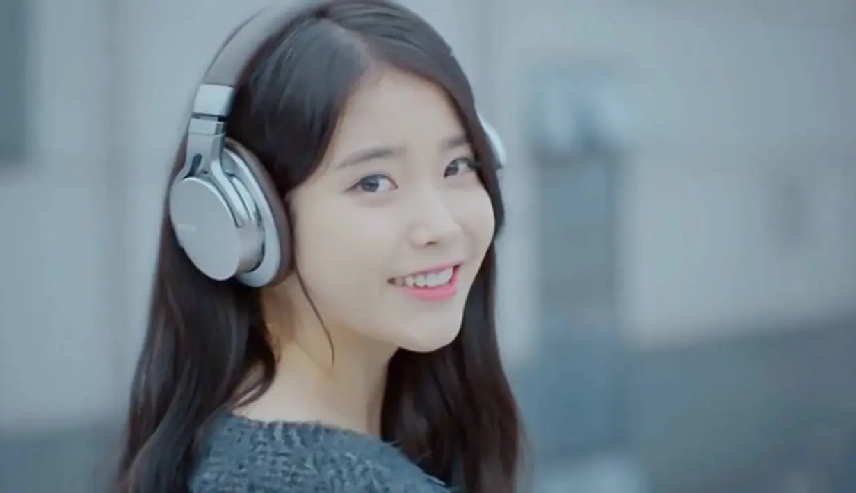 Ya, pada biasanya kita melihat sosok IU yang ceria, berpenampilan dengan aksen yang cute, dan pipi chubby nya selalu menjadi ciri khasnya kini sudah tidak bisa dilihat lagi. (Allkpop/Bintang.com)