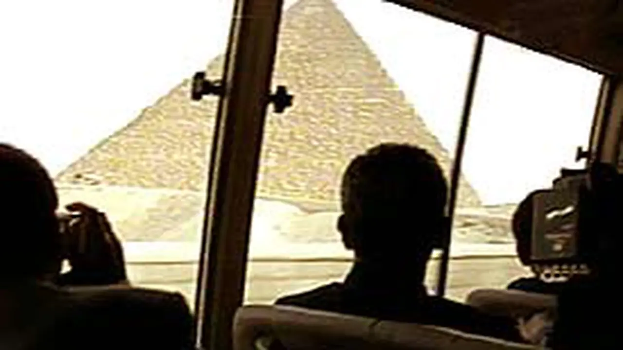 280902aPiramid.jpg