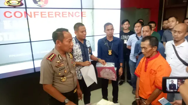 Buruh Bangunan di Palembang Nekat Belajar Buat Uang Palsu di Bandung