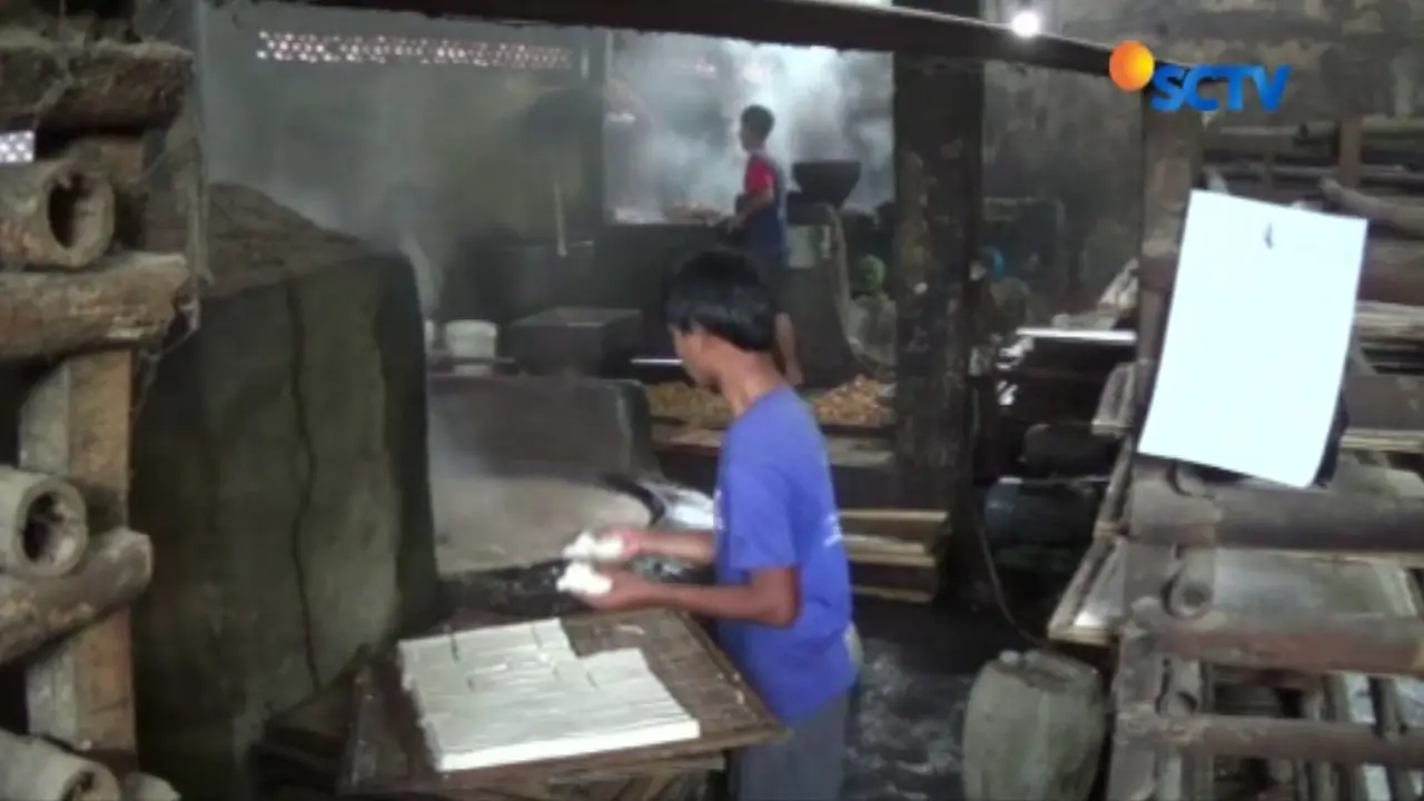 Cara Perajin Tahu Sumedang Menyiasati Mahalnya Garam