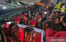 Jenazah Mayor Zulmi Aditya Tiba di Cimahi, Keluarga Ungkap Penantian Penuh Haru