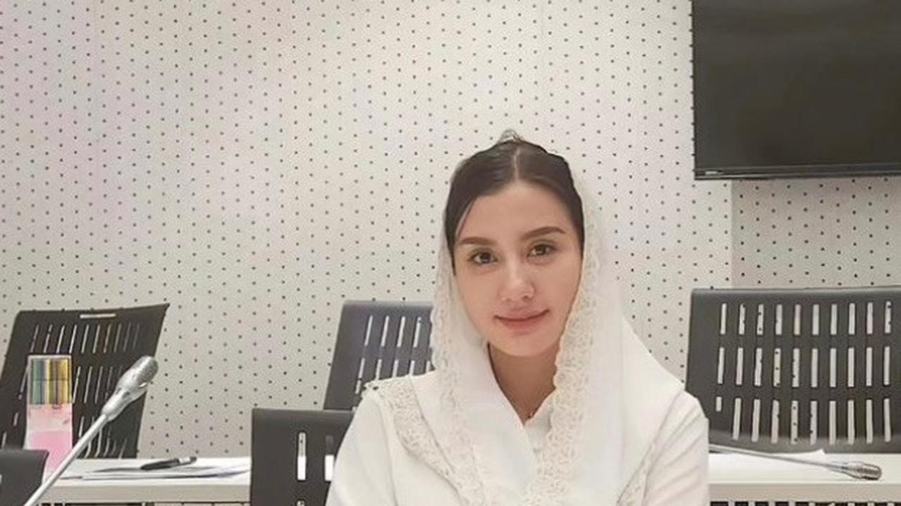 Novita menjabat sebagai Ketua Penggerak PKK Kabupaten Trenggalek. Ia menggagas beberapa program salah satunya terkait sekolah perempuan, anak, dan disabilitas di Kabupaten Trenggalek.