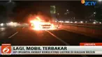 Api yang berkobar hebat membakar seluruh bagian badan mobil. 