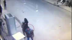 Terduga pelaku pengeboman gereja di Mesir terekam CCTV. Dalam rekaman tersebut terlihat gerak-gerik terduga pelaku sebelum bom meledak