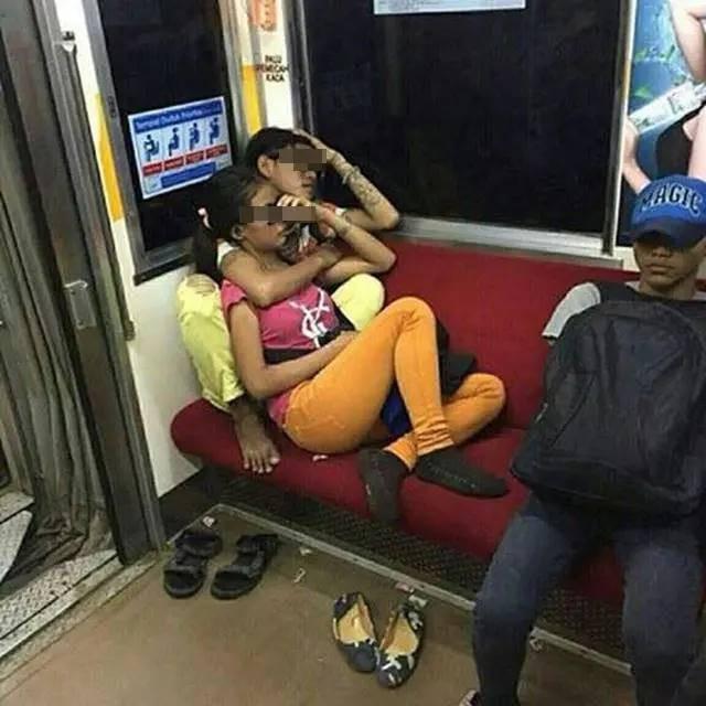 10 Aksi Nyeleneh Orang yang Lagi Pacaran Ini Bikin Geleng Kepala