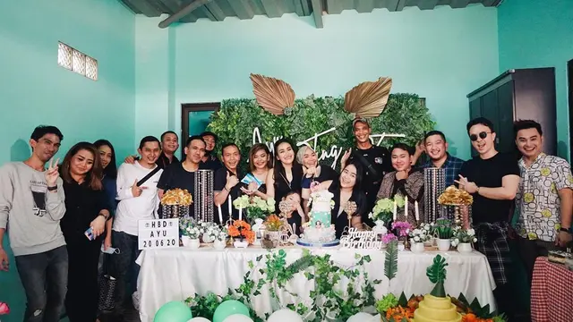 Potret Perayaan Ulang Tahun ke-28 Ayu Ting Ting