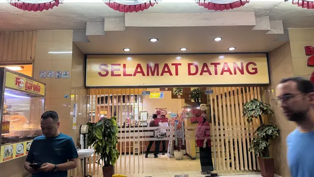 Temukan tempat makan 24 jam di Pasar Senen