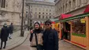 Injakan kaki di Milan sebagai negara pertama, Nina Zatulini tampil boyish kenakan outfit musim dingin. Ia padukan turtleneck hitam dan hijab lilit dengan puffy vest Burberry dan celana wool beige [@ninazatulini22]