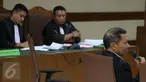 Richard Joost Lino saat menjalani sidang lanjutan di Pengadilan Tipikor Jakarta, Rabu (22/3). Dalam sidang tersebut RJ Lino bersaksi untuk terdakwa mantan pejabat PT Pelindo II dalam kasus pengadaan 10 unit Mobil Crane. (Liputan6.com/Helmi Afandi)