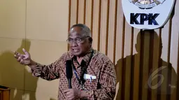 Plt Ketua KPK Taufiequrachman Ruki saat menghadiri konferensi pers di Gedung KPK, Jakarta, Rabu (25/2/2015). Ruki memberikan pernyataan terkait kasus AS dan BW (Liputan6.com/Johan Tallo)