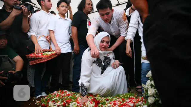 [Bintang] Tabur Bunga Pemakaman Sys Ns