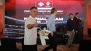 Pelatih Timnas Indonesia, John Herdman (kiri) dan Cesar Meylan saat menghadiri acara perkenalan kerja sama yang berlangsung di Hotel Tribrata, Jakarta, Jumat (23/01/2026). (Bola.com/Bagaskara Lazuardi)