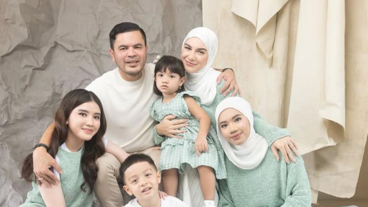 Irish Bella dan Keluarga Tampil Memukau, Intip Momen Manis di Pemotretan Eksklusif Ini