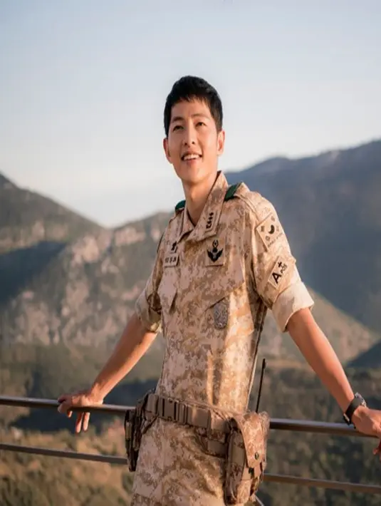 Berdasarkan penelitian yang dilansir dari Job Korea, Soong Jong Ki hanya berhasil meraih perolehan suara sebanyak 18,1 persen. Song Joong Ki menempatkan posisi keempat sebagai aktor dengan tubuh kurus. (Soompi/Bintang.com)