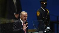 Presiden Turki Recep Tayyip Erdogan saat menyampaikan pidato pada Sidang ke-79 Majelis Umum PBB, Selasa, (24/9/2024), di Markas Besar PBB di New York, Amerika Serikat. (Dok. AP/Julia Demaree Nikhinson)