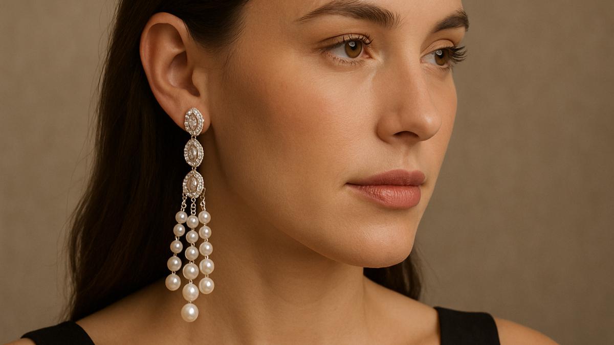 7 Model Anting Chandelier Terbaru yang Elegan, Tampil Glamor di Setiap Acara Spesial