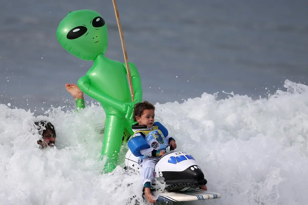 20161031-Kompetisi-Surfing-AS-Reuters