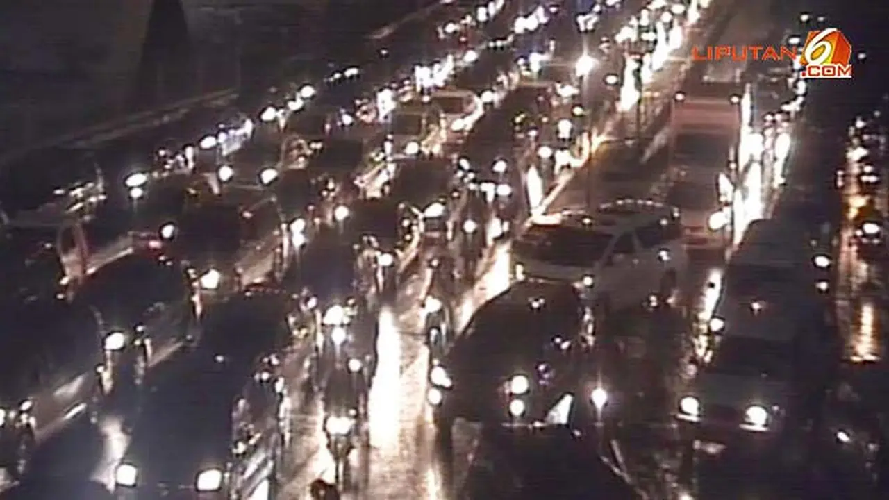 jakarta-macet-131014c.jpg
