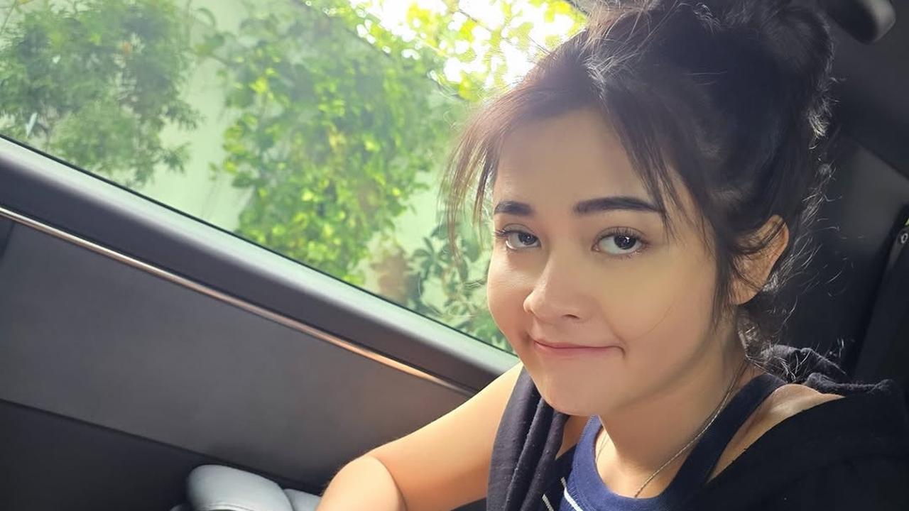 Terbiasa Tampil Cantik Sempurna, Begini Potret Bella Bonita dengan Pose Gak Banget