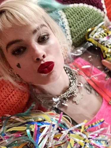 Margot Robbie Pamer Sosok Harley Quinn Di Birds Of Prey News