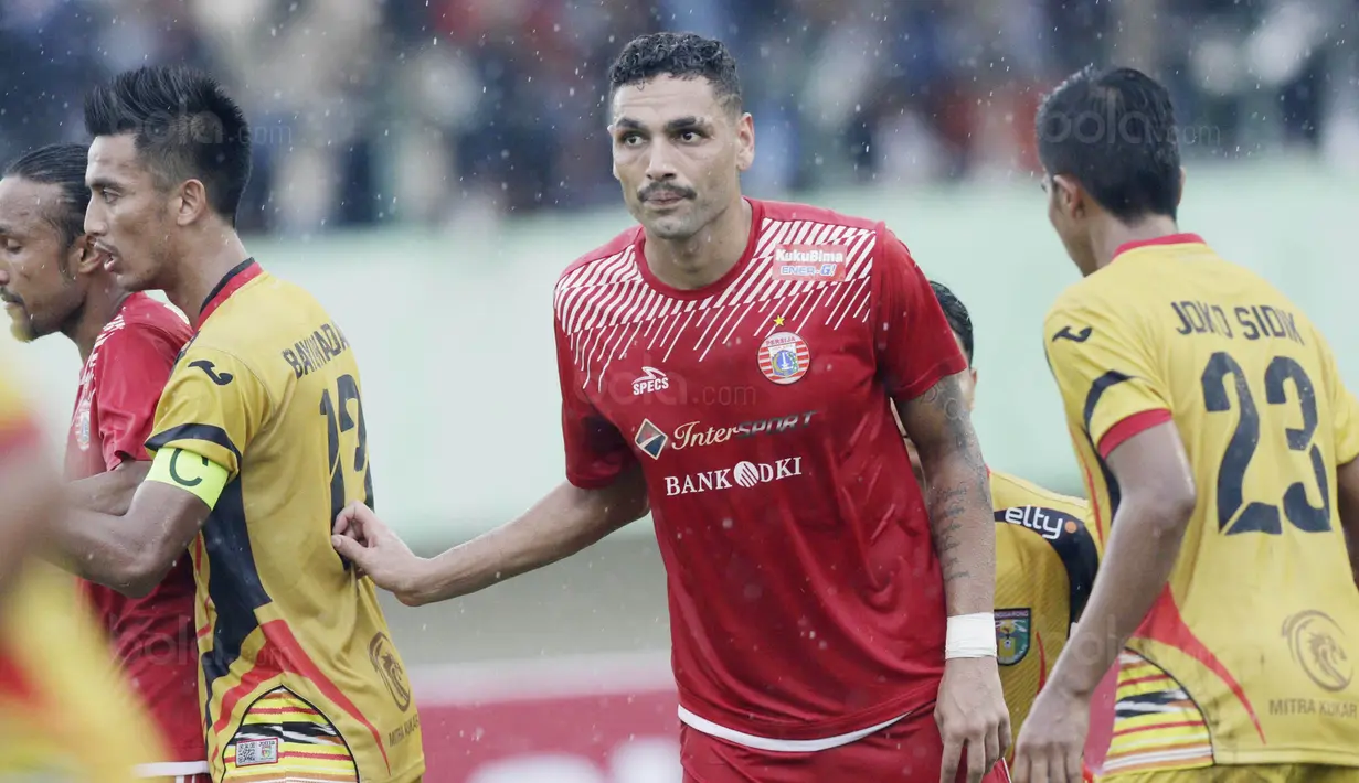4. Jaimerson da Silva (Bek) – Pria asal Brasil ini Sukses menggantikan peran Willian Pacheco di lini pertahanan Persija. Kekuatan fisik serta kemempuan duel udara siap menjadi senjata untuk meredam serangan dari Bali United. (Bola.com/M Iqbal Ichsan)