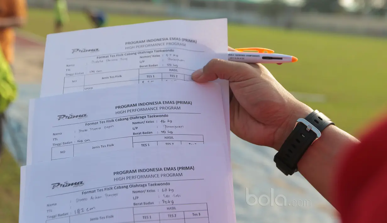 Hasil tes latihan fisik atlet Taekwondo di GOR Rawamangun, Jakarta, (12/7/2017). (Bola.com/Nicklass Hanoatubun)