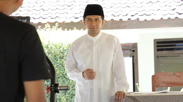 Emil Dardak Jadi Ustaz dan Guru Silat di Film ‘The Santri’