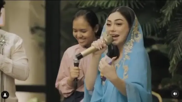 Diungkap Umi Pipik Sudah Mualaf, Ini 6 Potret Perjalanan Hijrah Celine Evangelista