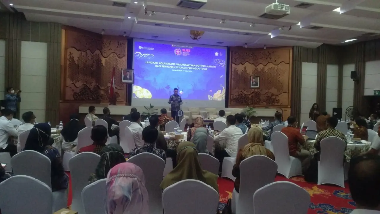 ‘Sarasehen Ekonomi Jawa Barat’ di kantor Perwakilan BI Tasikmalaya, Rabu (27/7/2022) menghasilkan rekomendasi pentingnya peningkatan produktivitas potensi maritim dan perikanan Jabar selatan. (Liputan6.com/Jayadi Supriadin)
