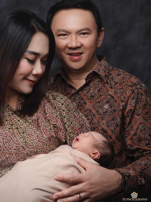 6 Pemotretan Perdana Ahok dan Puput Nastiti dengan baby Yosafat
