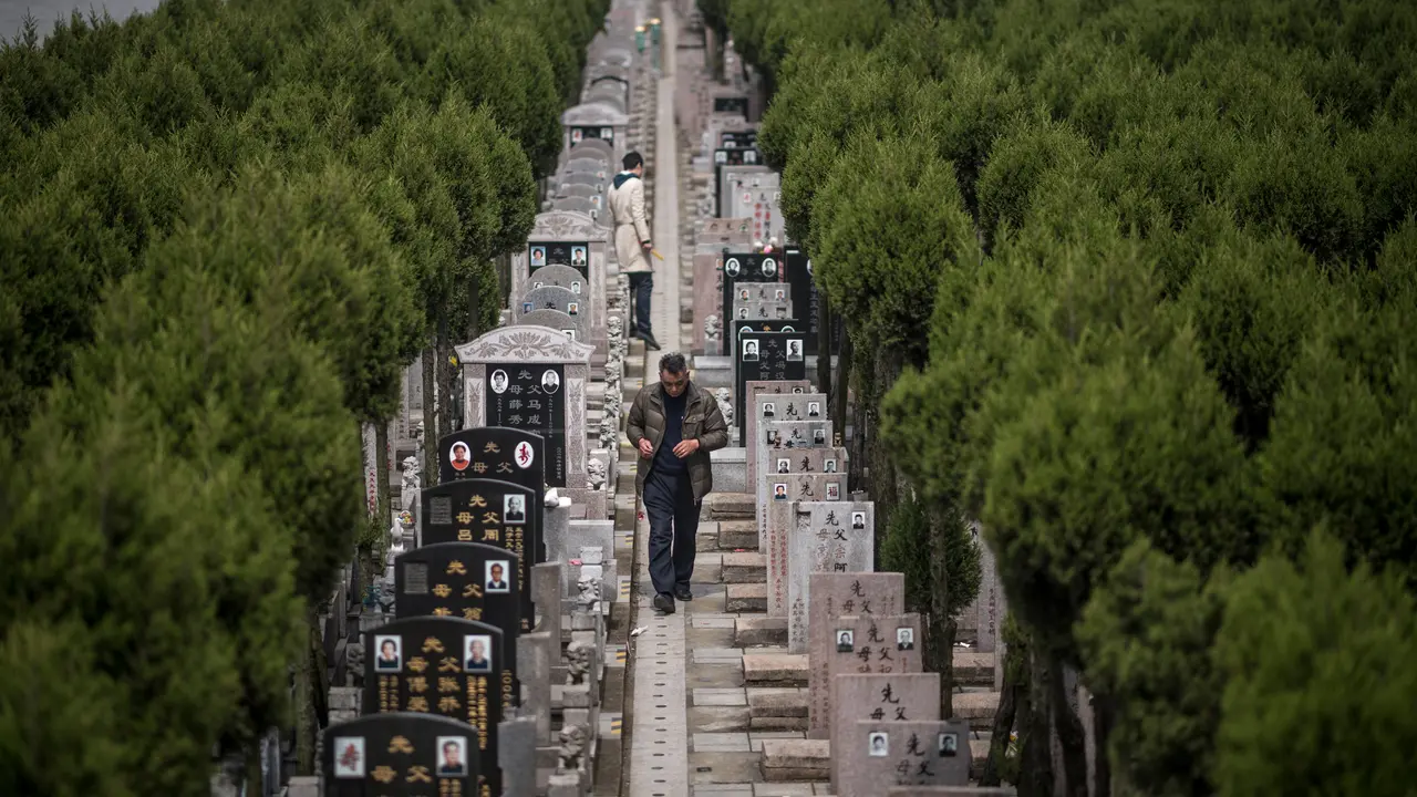Melihat Festival Qingming, Ritual Ziarah Makam di China