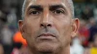 Pemecatan pelatih Swedia, Sabri Lamouchi menjadi kabar mengagetkan menyusul kekalahan telak tim mereka dari Swedia dalam laga Grup F Piala Dunia 2026, Senin (15/06/2026) dini hari WIB. (AP Photo/Moises Castillo)
