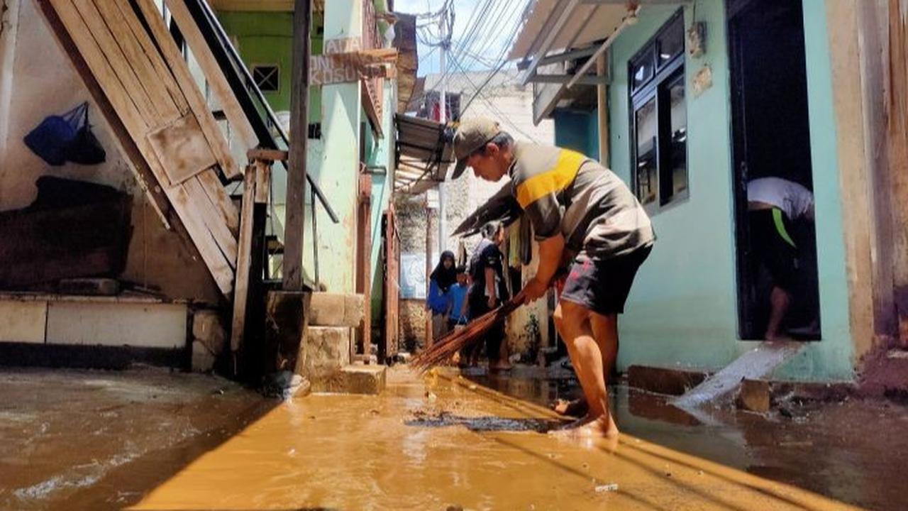 Cara Ampuh Menghilangkan Bau Apek dan Jamur di Rumah Setelah Banjir Surut