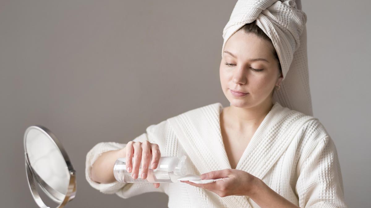 Tren Skinimalism: Saat Rutinitas Skincare Kembali Sederhana