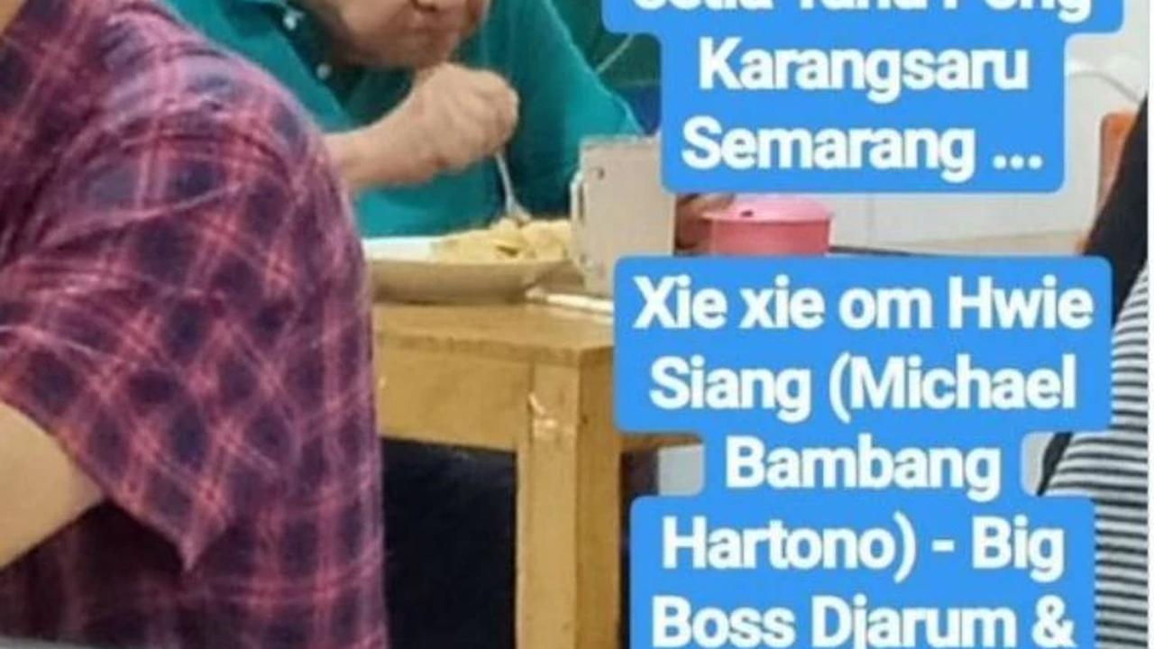 Orang Terkaya Indonesia Makan di Warung Tahu Pong