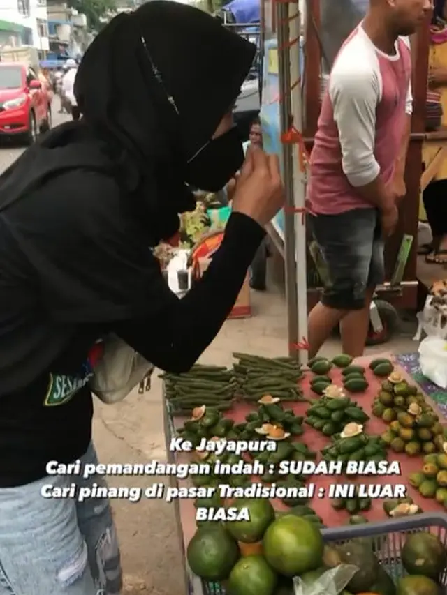 6 Potret Tantri Kotak Saat Cari Pinang di Pasar Jayapura, Curi Perhatian