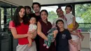Erick Iskandar kakak Jessica Iskandar turut hadir di acara perayaan tiga bulan Baby Hagia bersama sang istri dan buah hatinya. Dikaruniai dua buah hati, keluarga kecil Erick Iskandar dan Vanessa Lima tak kalah hangat. Vanessa Lima melahirkan anak keduanya yang bernama Enzo De Araujo Iskandar pada 19 Juli 2024 lalu. Pada Juli 2025 mendatang, keponakan Jessica Iskandar itu genap berusia satu tahun. (Liputan6.com/IG/@inijedar)
