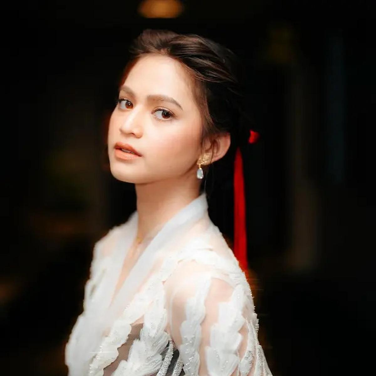 7 Potret Maudy Effrosina, Diduga Pacaran dengan Fadly Faisal