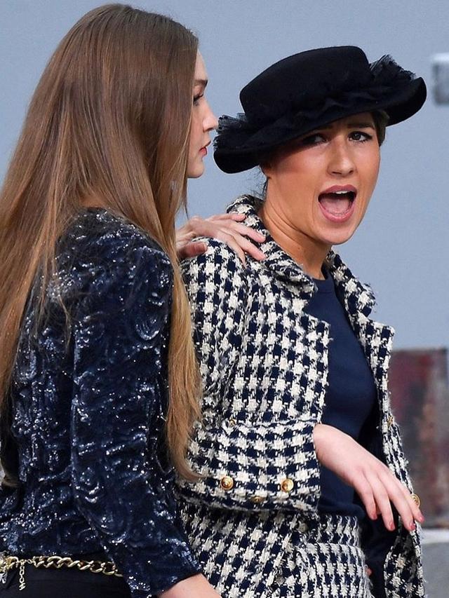 Alasan Penyusup Berulah Di Catwalk Chanel Paris Fashion Week