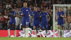 Penyerang Chelsea, Raheem Sterling (kedua kanan) melakukan selebrasi setelah mencetak gol ke gawang Luton Town pada pertandingan lanjutan Liga Inggris di stadion Stamford Bridge di London, Sabtu, 26 Agustus 2023.(AP Photo/Ian Walton)