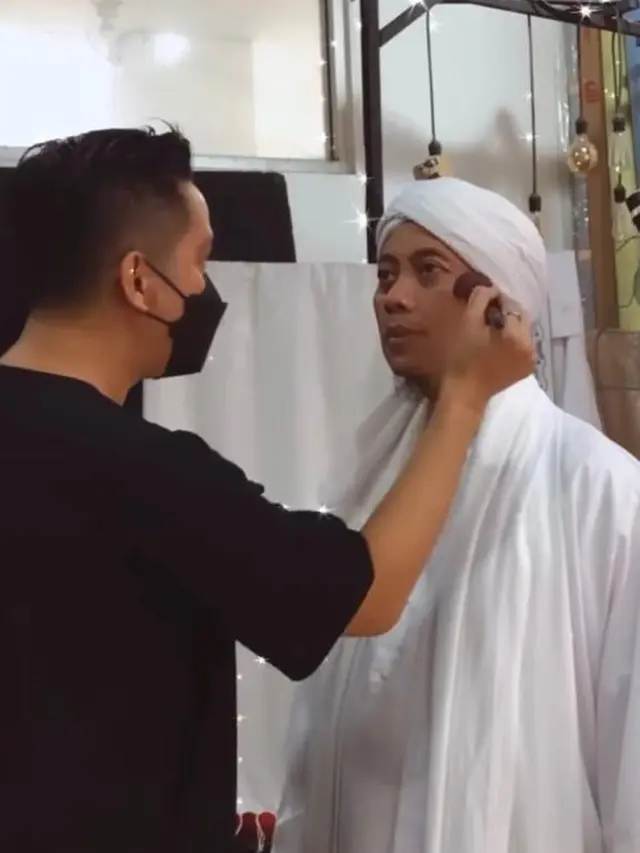 Theo Decius Pangaibali bersama Opick