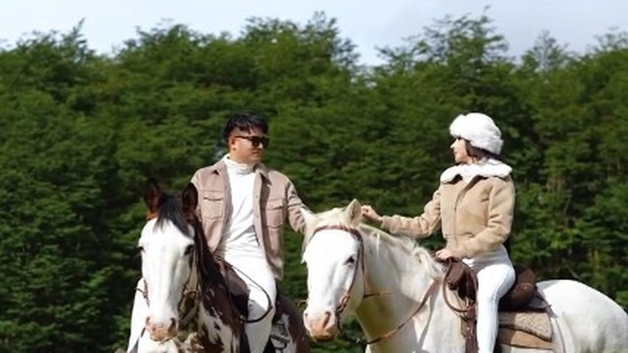 Terletak di Ujung Selatan Dunia, 7 Potret Guntur Triyoga dan Apris Devita Liburan ke Ushuaia bak di Negeri Dongeng