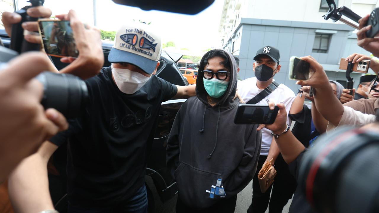 FOTO: Onadio Leonardo Jalani Asesmen di BNNP DKI Usai Ditangkap Kasus Narkoba