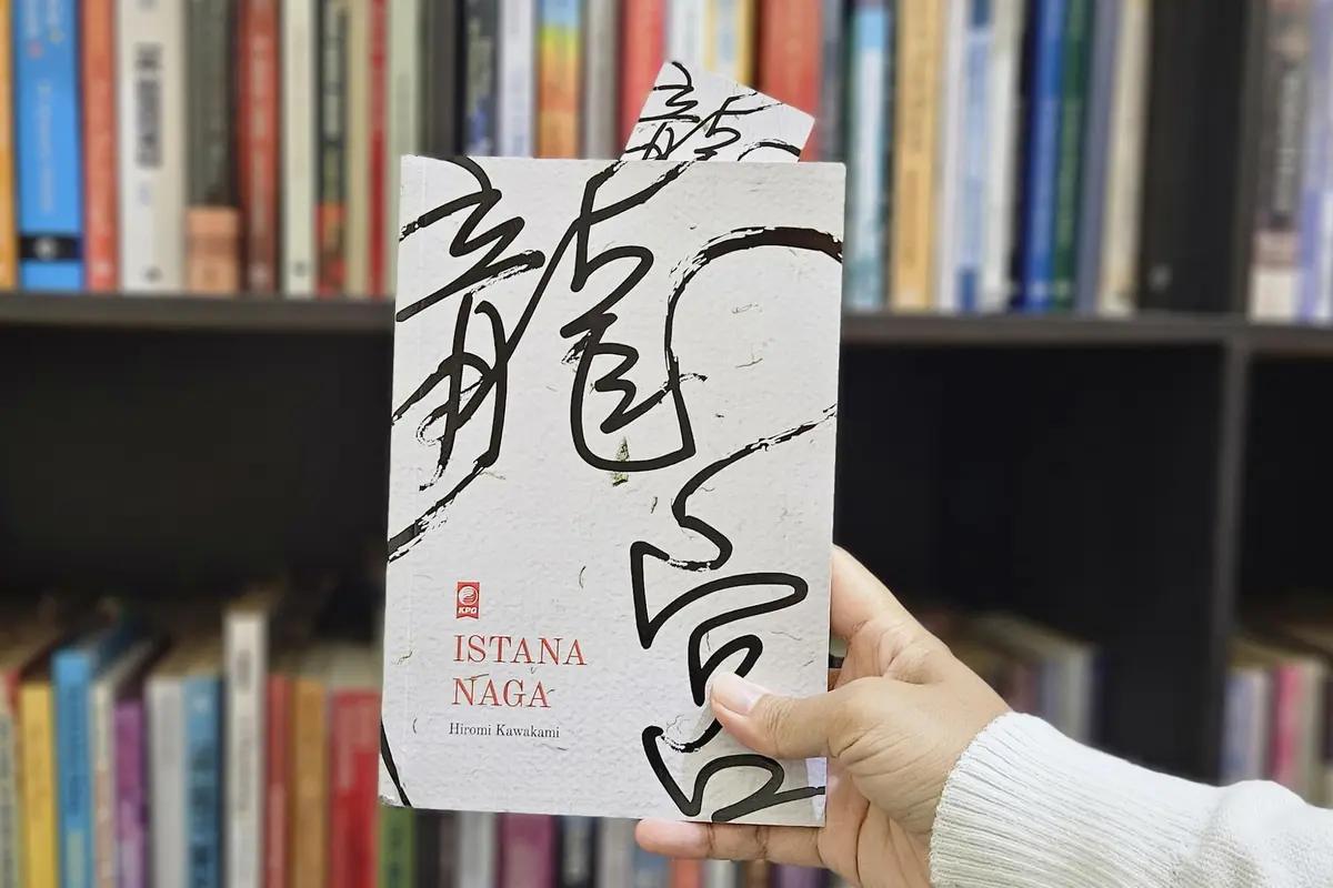 Buku Istana Naga