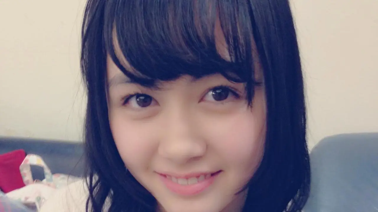 Lutut Kanan Member Tim 4 AKB48 Bergeser