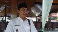 Sekjend DPP APDESI, Agung Heri Susanto saat diwawancarai di Pendopo Bupati Blora. (Liputan6.com/ AHmad Adirin)