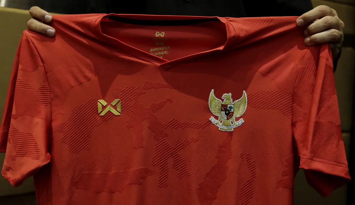 Motif kepulauan Indonesia di jersey Timnas saat peluncuran Warrix Indonesia di Hotel Santika, Jakarta, Kamis, (6/2/2020). Apparel asal Thailand ini resmi masuk pasar Indonesia. (Bola.com/M Iqbal Ichsan)