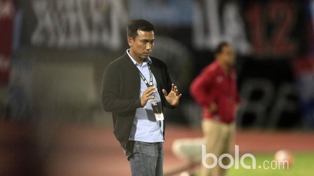Widodo C. Putro dipercaya menangani Sriwijaya FC pada Piala Presiden 2017. (Bola.com/Nicklas Hanoatubun)