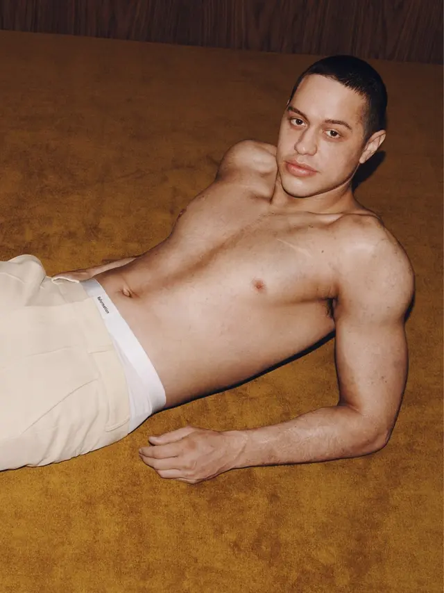 Pete Davidson Ungkap Butuh 10 Tahun Lagi untuk Hapus 200 Tato di Tubuhnya