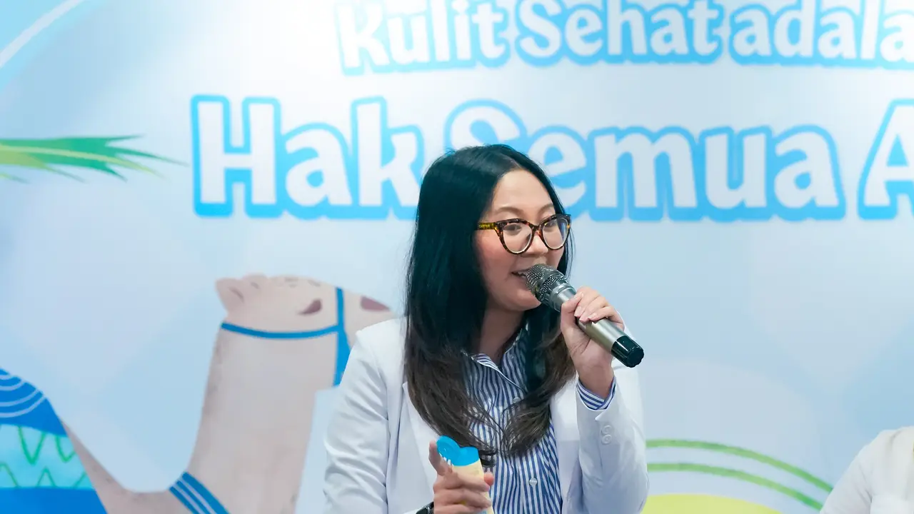 Salah satu upaya yang bisa dilakukan untuk mencegah ruam popok pada bayi adalah dengan memperkuat skin barrier-nya